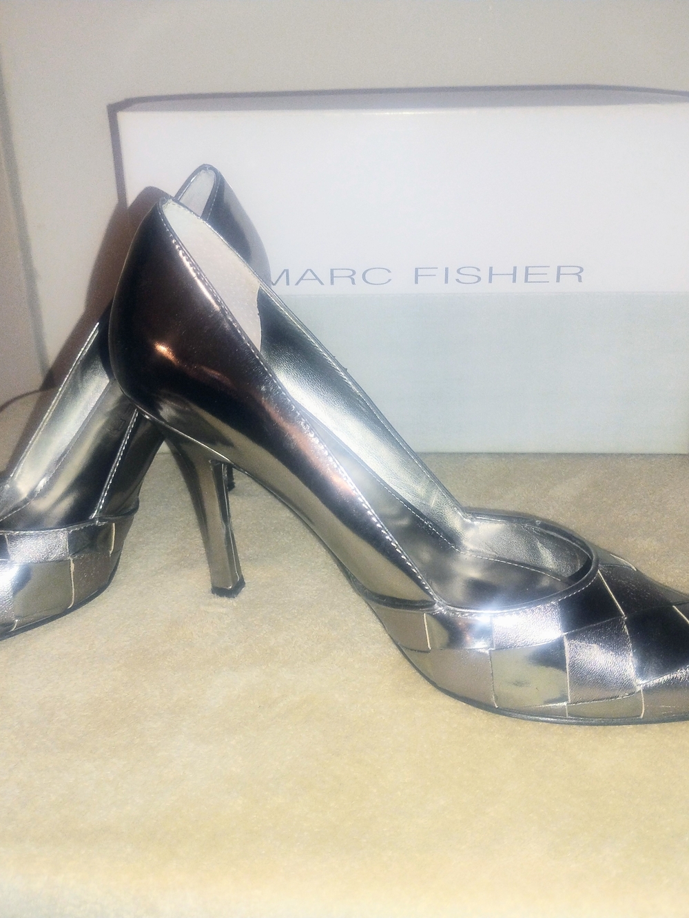 Marc Fisher Metallic Pewter Silver Woven Pumps Sz 9 With Box